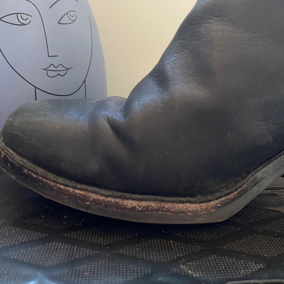 UGG Australia Black Leather Boots - Picture 8 of 13